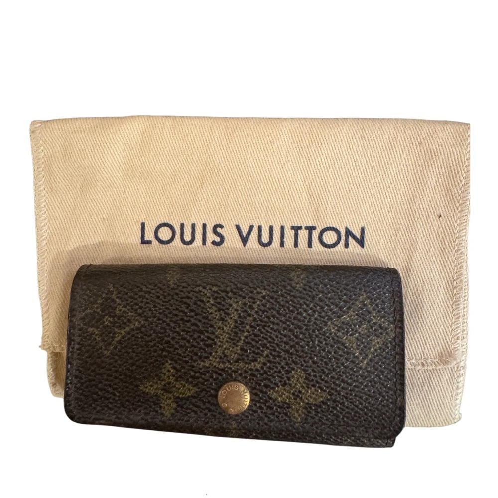 Authentic Vintage Louis Vuitton 4 Ring Key Case